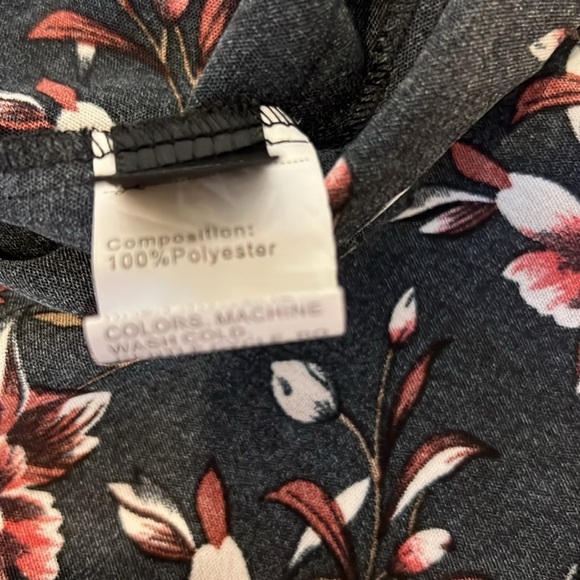 Shein 2XL Floral Short Sleeve Blouse/Top - Picture 8 of 8